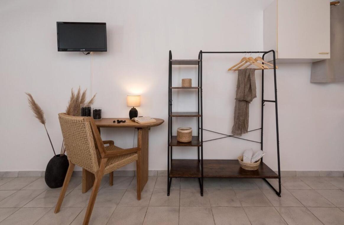 Kanelis Studios & Suites Mytakas Экстерьер фото