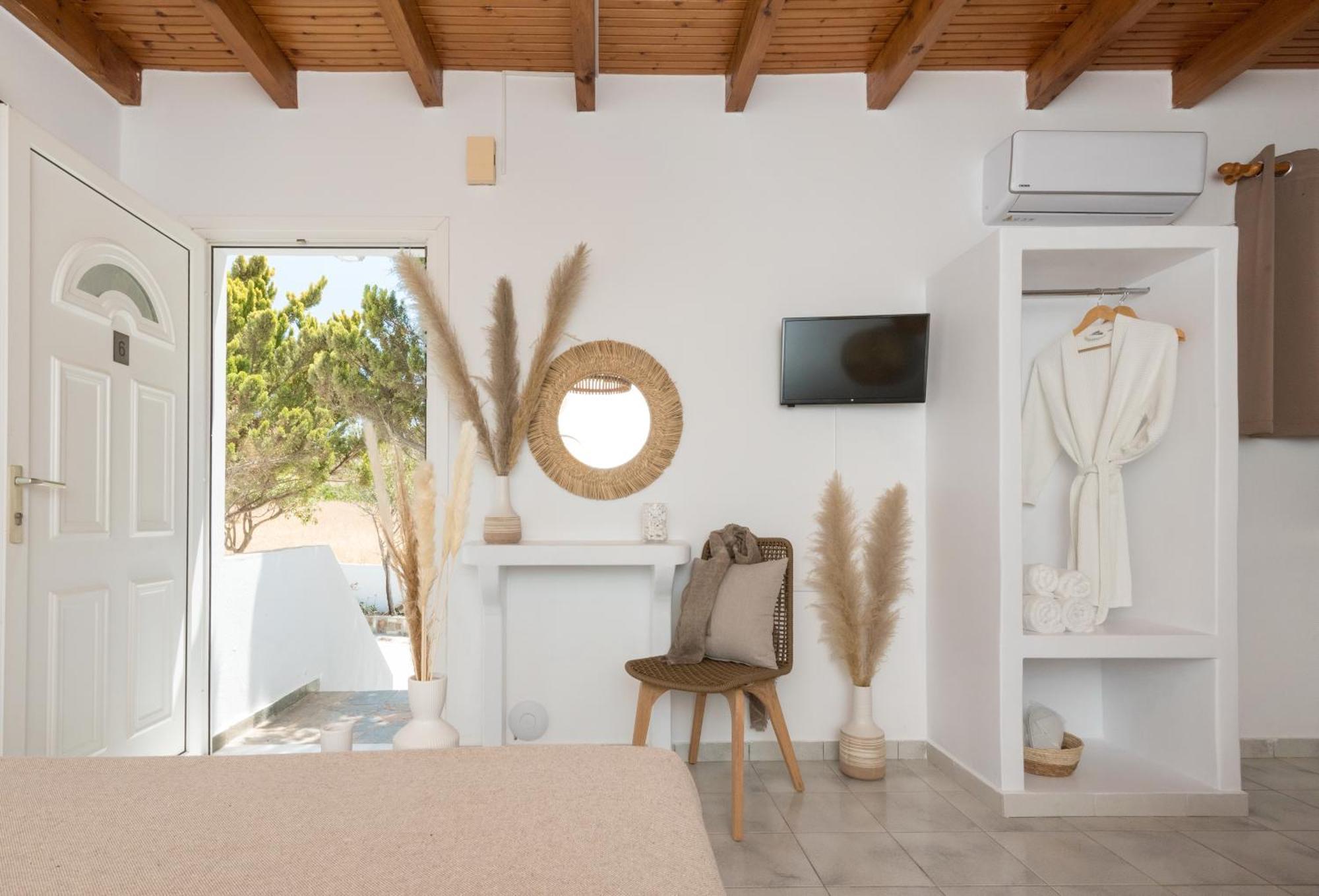 Kanelis Studios & Suites Mytakas Экстерьер фото