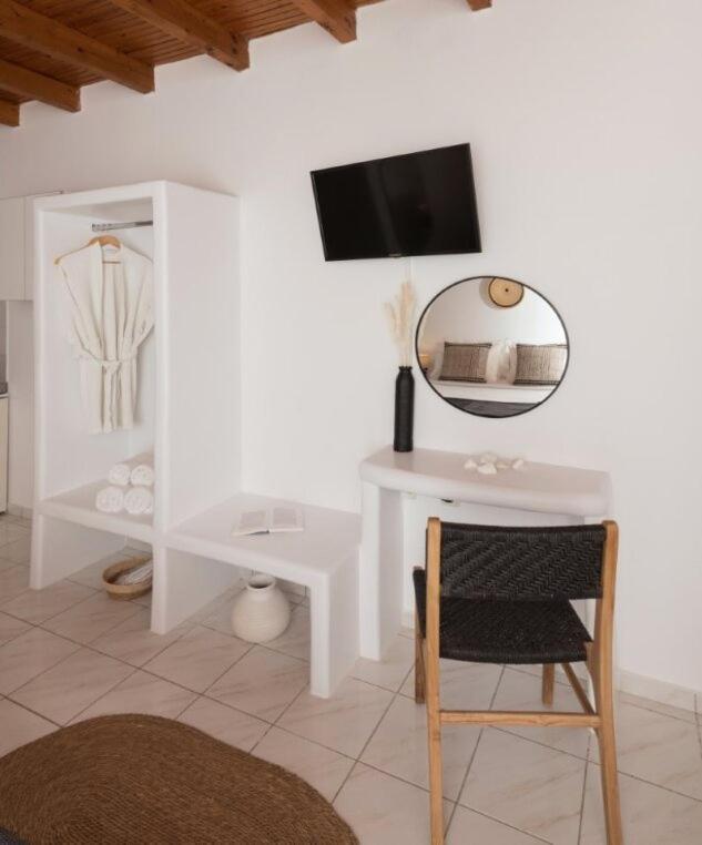 Kanelis Studios & Suites Mytakas Экстерьер фото