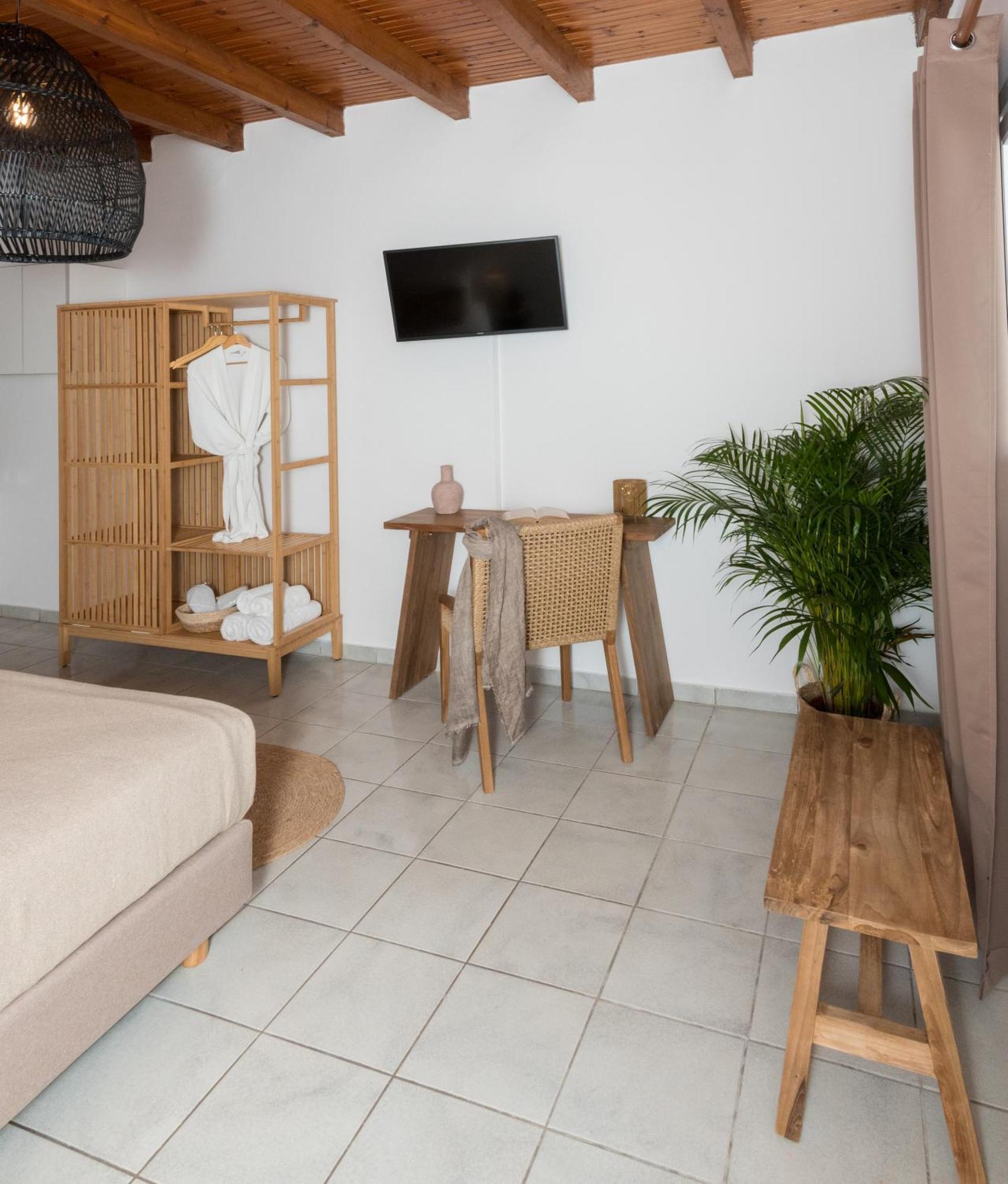 Kanelis Studios & Suites Mytakas Экстерьер фото